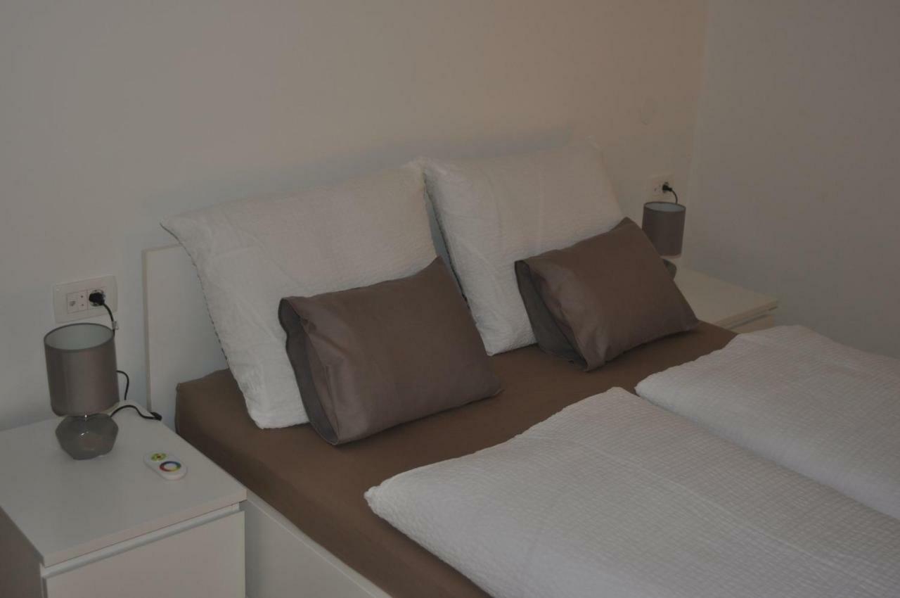 Home2 *